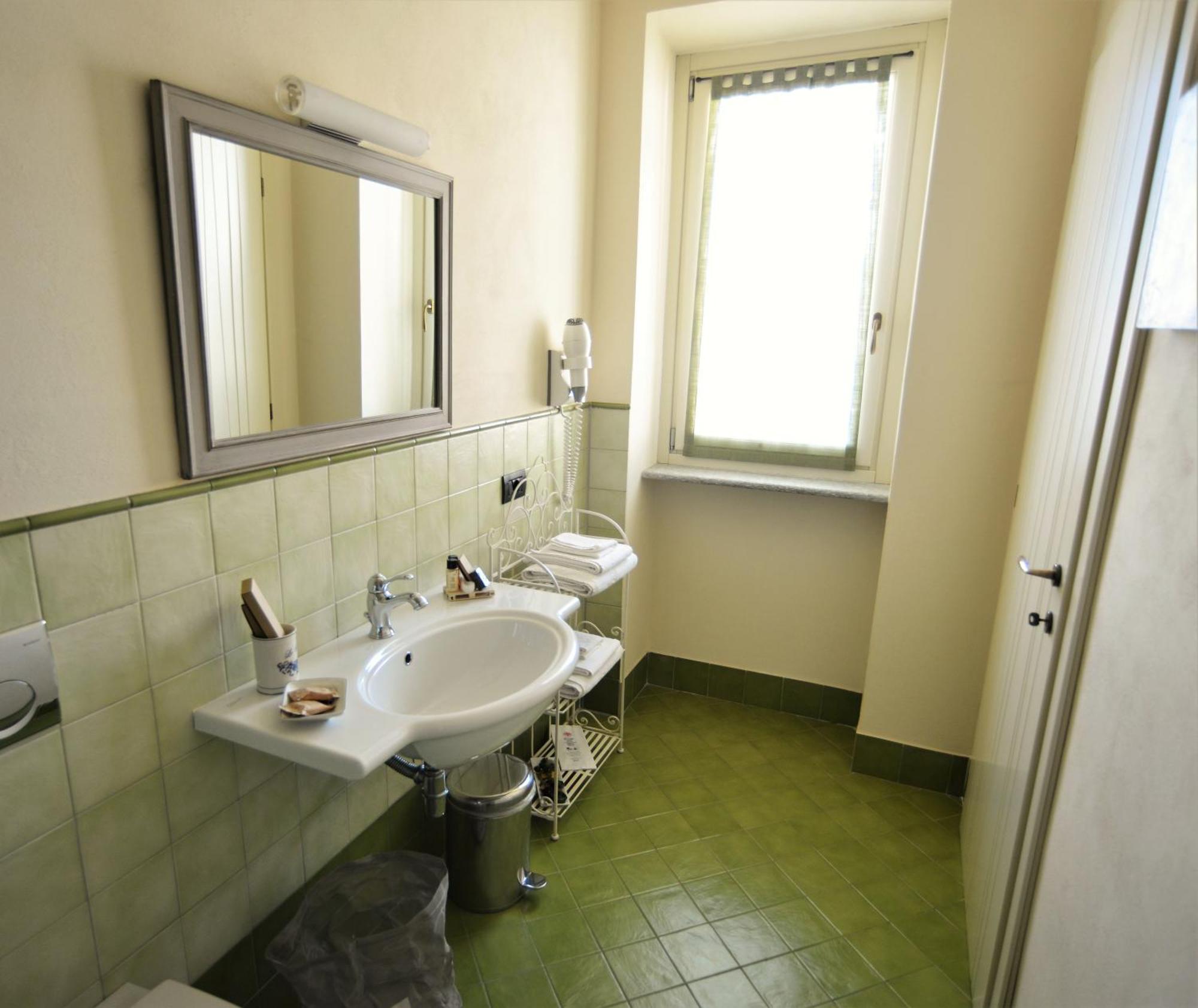 La Rola Hotell Albaretto della Torre Exteriör bild